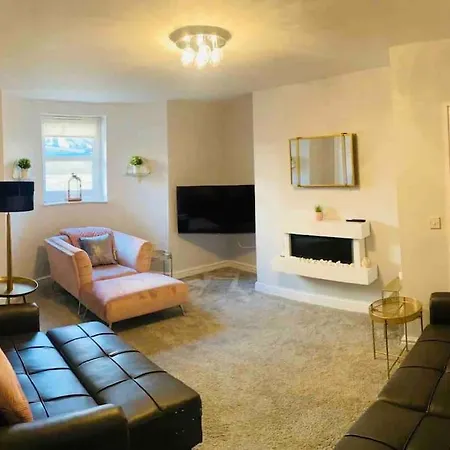 Bolt-ole 2 Bedroomed Basement Apartmán *