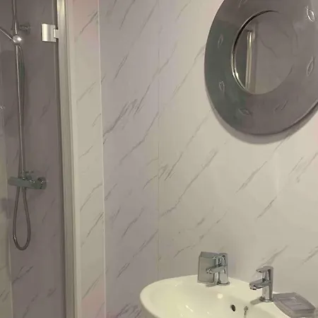 Bolt-ole 2 Bedroomed Basement Apartmán *